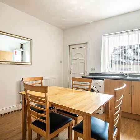Rotherham'S Bond House Villa Esterno foto