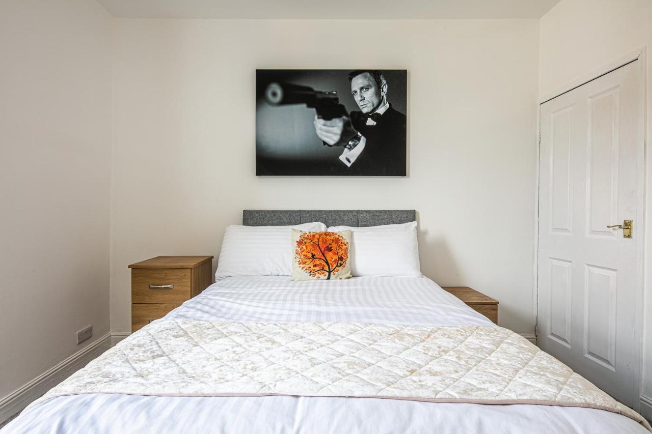 Rotherham'S Bond House Villa Esterno foto