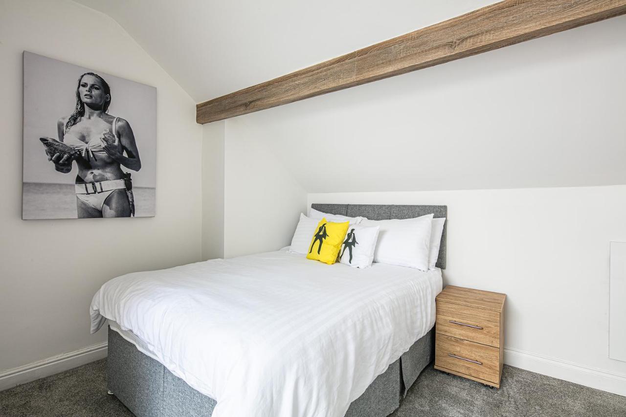 Rotherham'S Bond House Villa Esterno foto