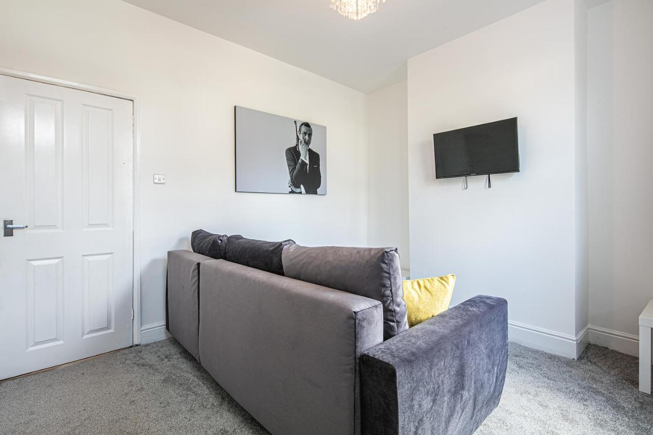 Rotherham'S Bond House Villa Esterno foto